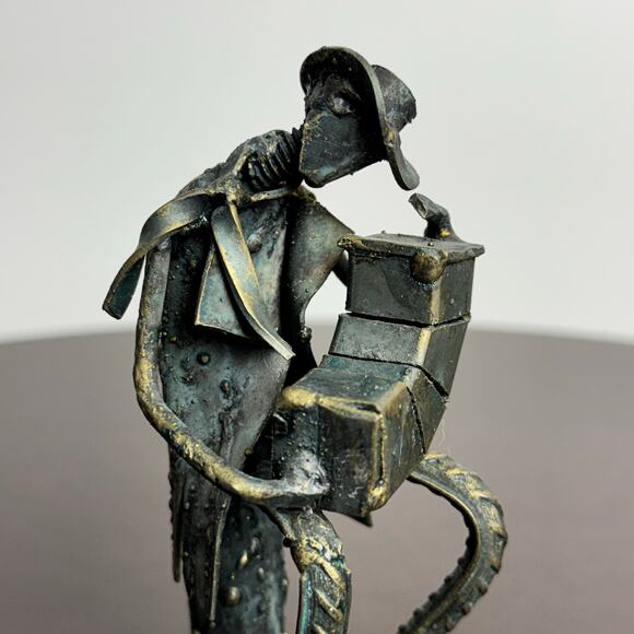 J829 - Vintage M. Grum Brass Figure Playing An Accordian - Picture 4 of 16